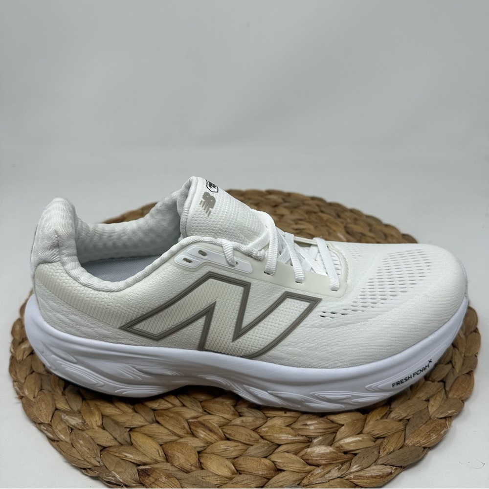 NEW BALANCE Fresh Foam 1080 V14 Running Shoe White Gold Size 10 Women's